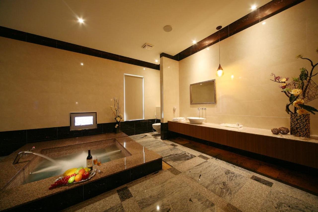 Hua Mu Lan Hotel Shalu Exterior photo